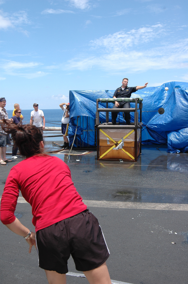 Illustration for article titled Steel Beach- When US Navy Ships Throw Giant Beach Picnic Parties